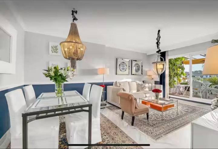 C127 Luxurious Designer Walk To Puerto Banus Marbella