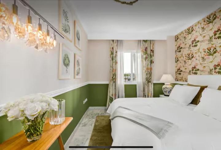 C127 Luxurious Designer Walk To Puerto Banus Appartement