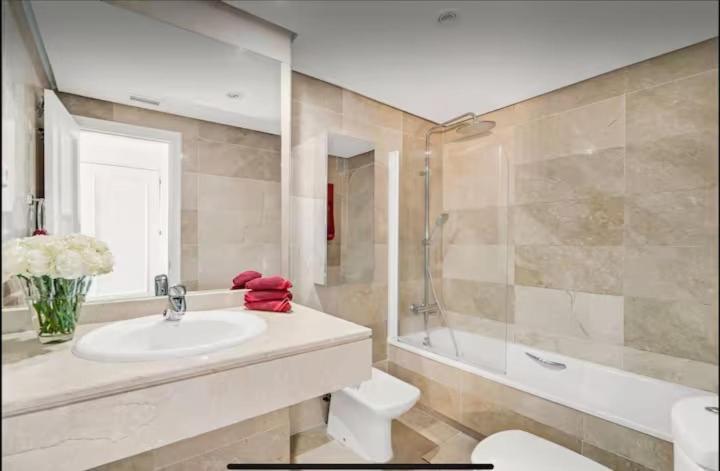 Appartement C127 Luxurious Designer Walk To Puerto Banus