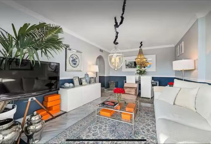 C127 Luxurious Designer Walk To Puerto Banus Marbella