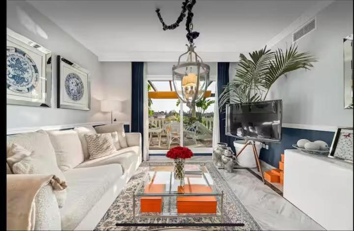 Appartement C127 Luxurious Designer Walk To Puerto Banus